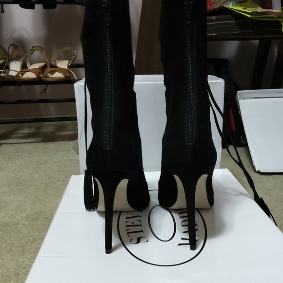 Shoes - Picture 3 of 4